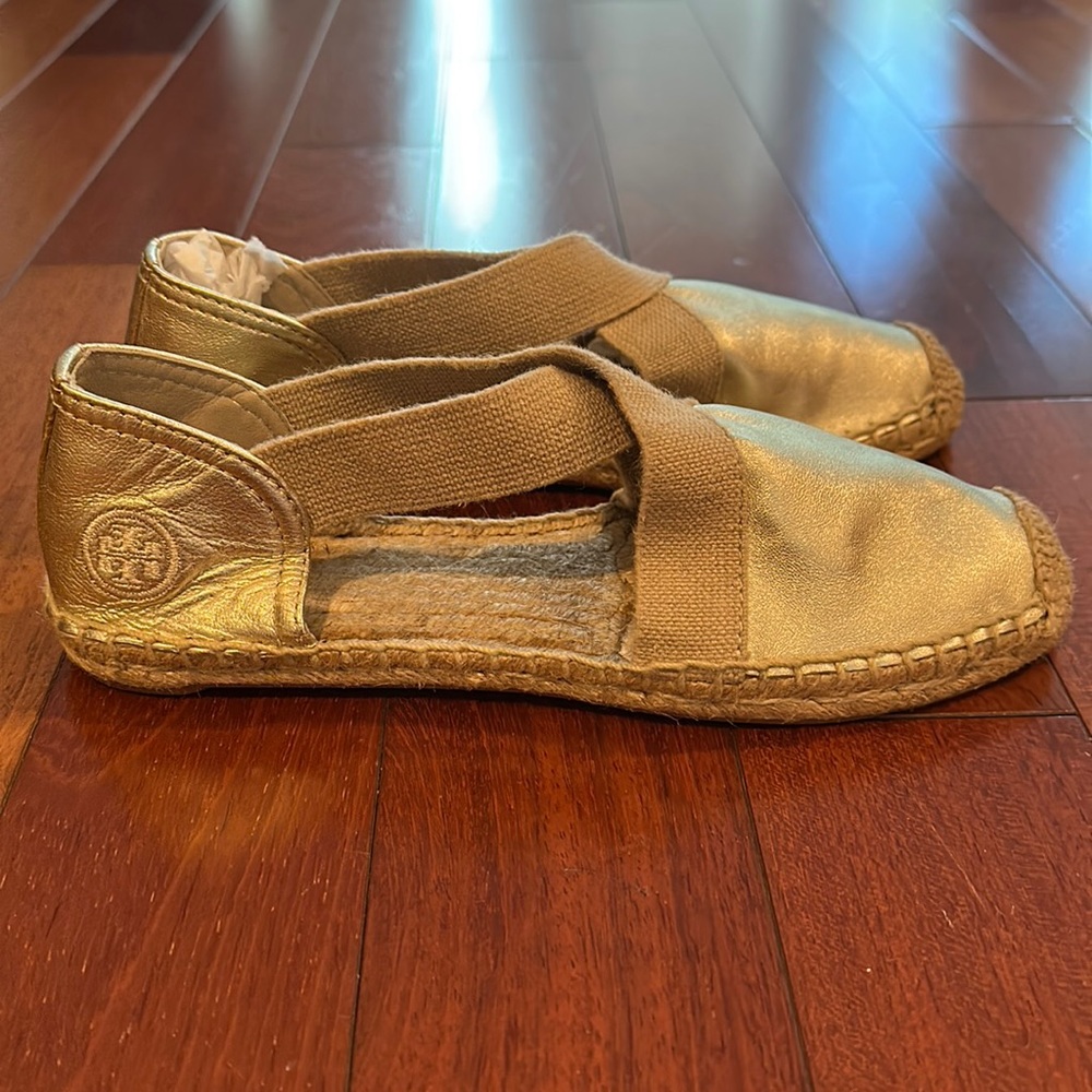 Gold Tory Burch summer flats
